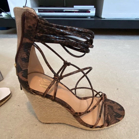 Never worn JLO espadrilles with tie up and zipper back. - Picture 2 of 7